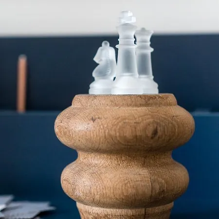 Queen's Gambit By Blue Mandarin Apartamento