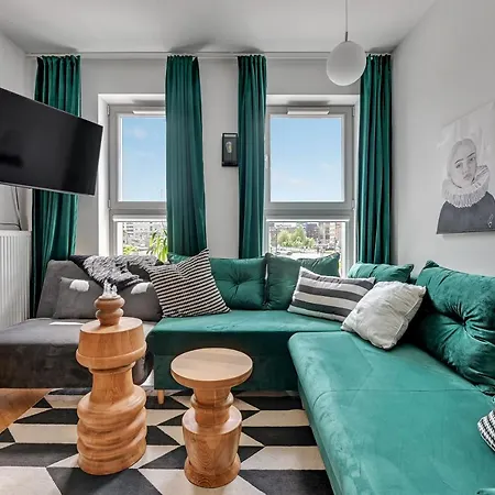 Queen's Gambit By Blue Mandarin * Gdańsk