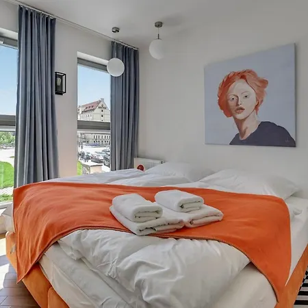 Queen's Gambit By Blue Mandarin