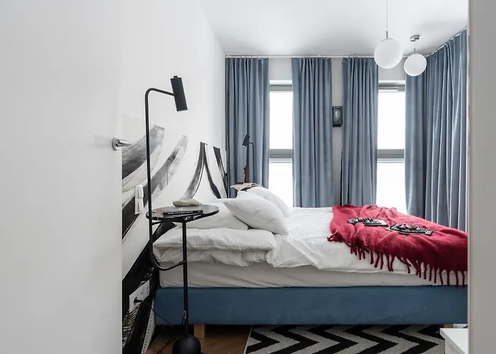 Queen's Gambit By Blue Mandarin 格但斯克