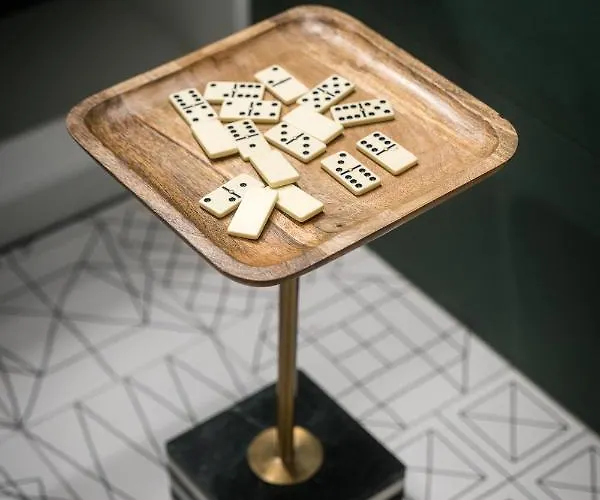 Queen's Gambit By Blue Mandarin *