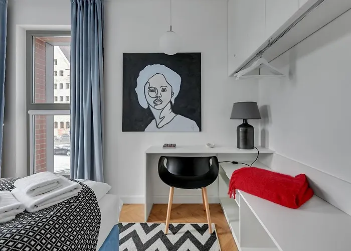 Queen's Gambit By Blue Mandarin